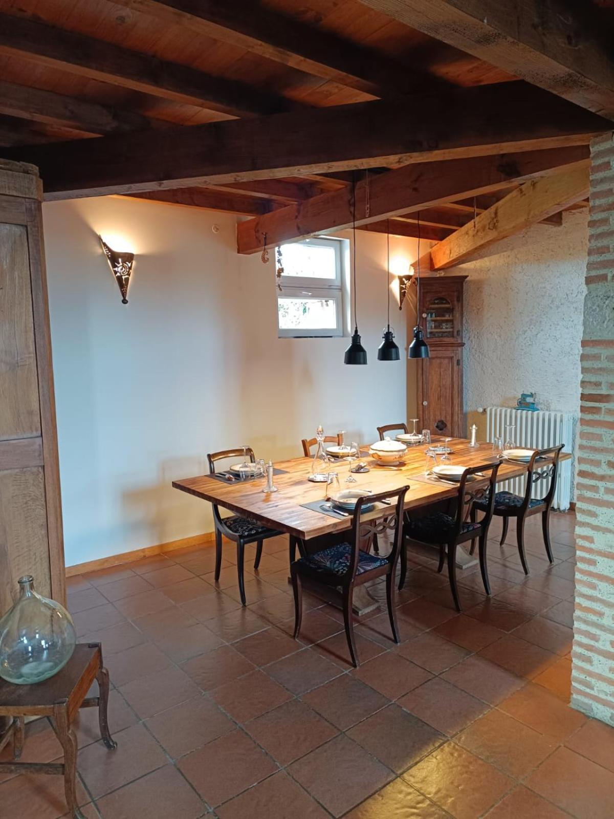 Miradoux La Fezendes B&B 외부 사진